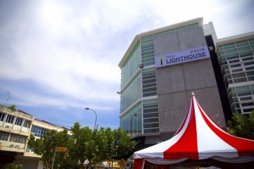 praise lighthouse jb 1